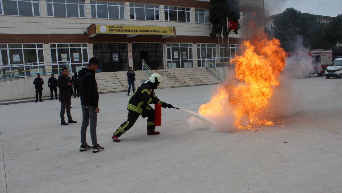 Ahmetli Şehit Hakkı Erdoğan ÇPAL'de Yangın Tatbikatı Yapıldı