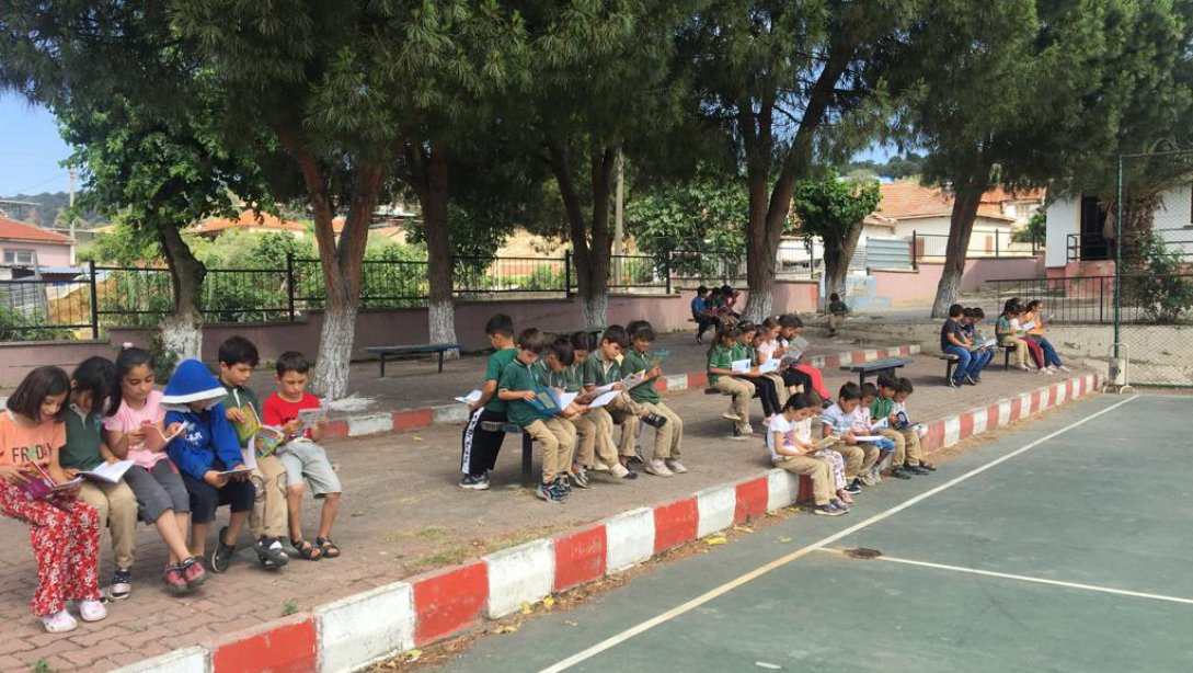 İlçemiz Şehit Jandarma Astsubay Başçavuş Halit Zilani Çelik İlk ve Ortaokulu'nda Kitap Okuma Etkinliği